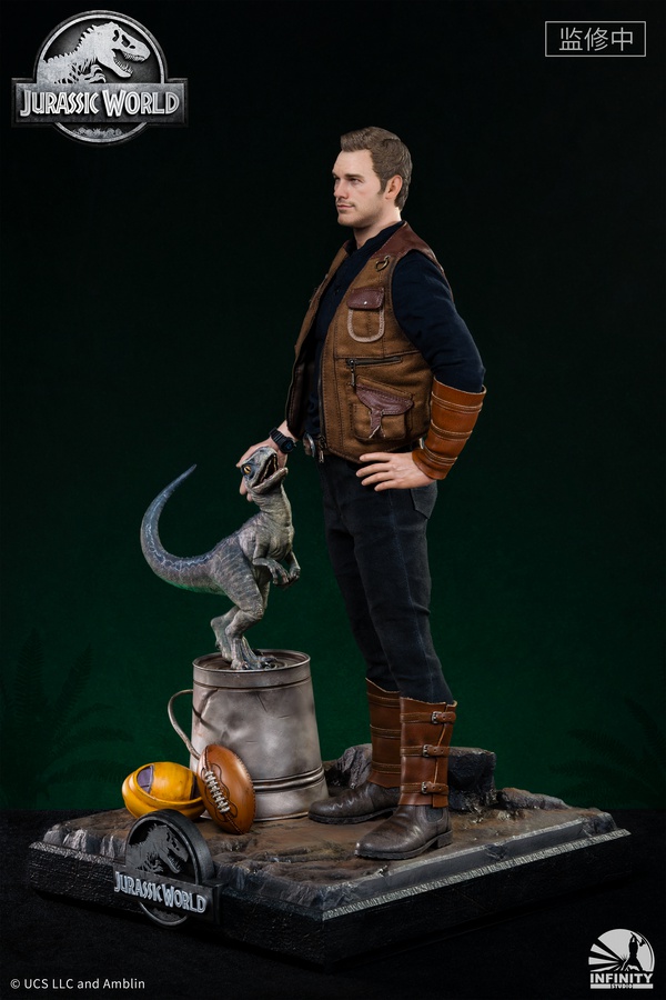 Owen and Baby Blue Statue - 1:4 Scale