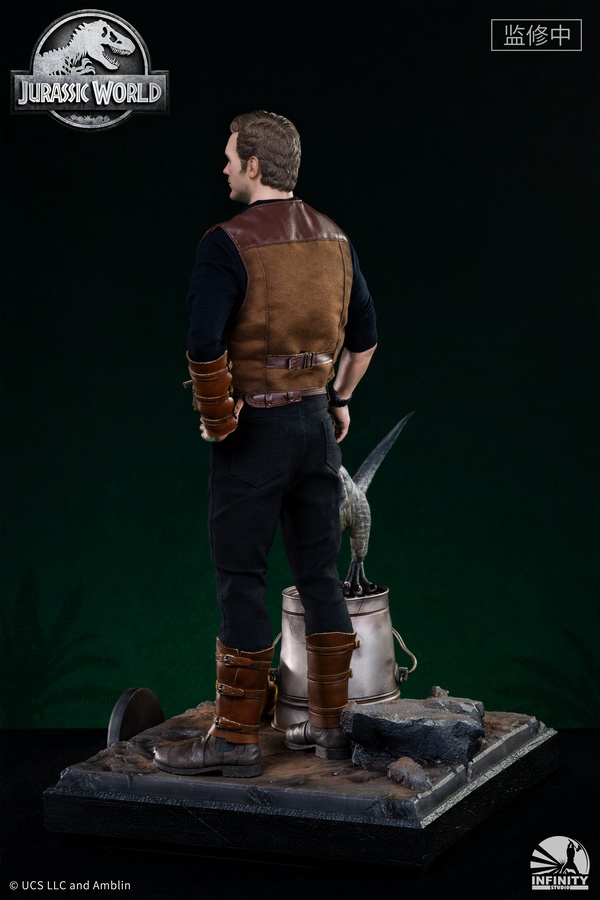 Owen and Baby Blue Statue - 1:4 Scale