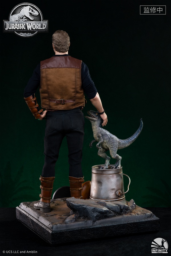 Owen and Baby Blue Statue - 1:4 Scale