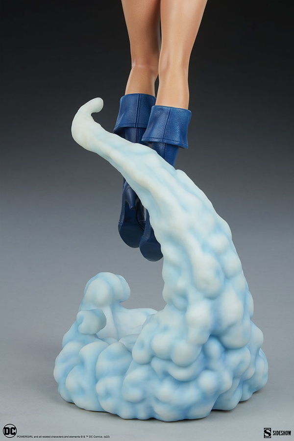 Power Girl - Premium Format