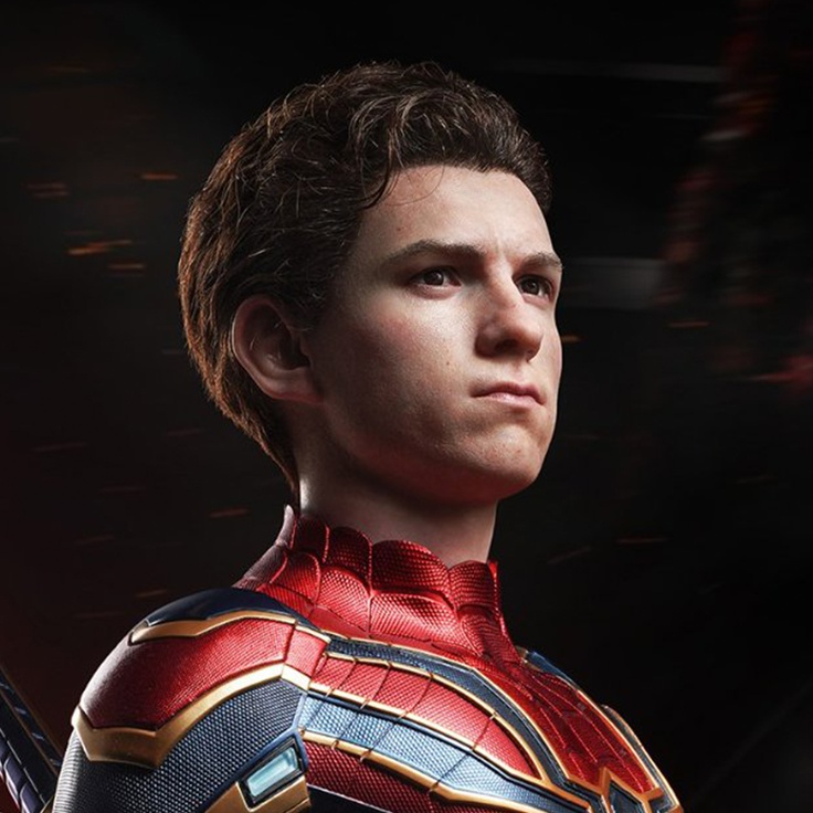 Iron Spider-Man 1/2 Statue - Premium Edition