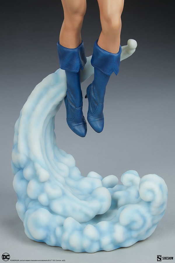 Power Girl - Premium Format