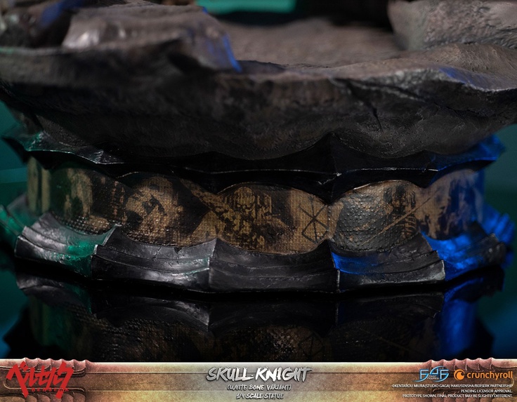 BERSERK - SKULL KNIGHT (STANDARD WHITE BONE VARIANT)