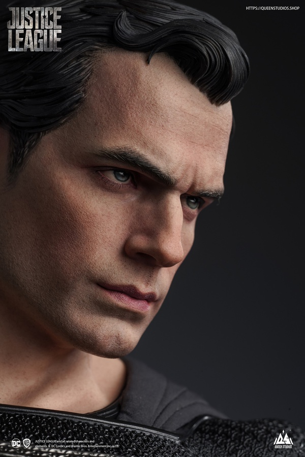 SUPERMAN (HENRY CAVIL) - BLACK SUIT - PREMIUM EDITION