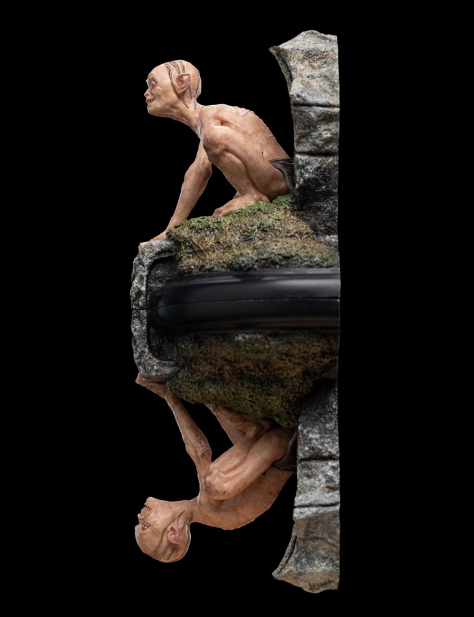 GOLLUM™ AND SMÉAGOL™ IN ITHILIEN - LIMITED EDITION