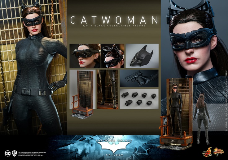 Catwoman (Anne Hathaway)
