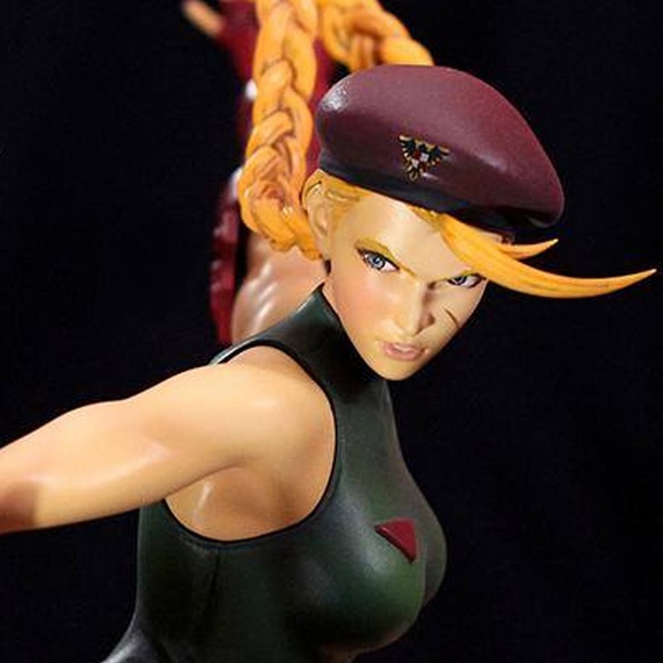 Femmes Fatales – Cammy White