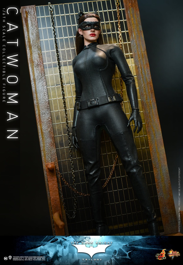 Catwoman (Anne Hathaway)