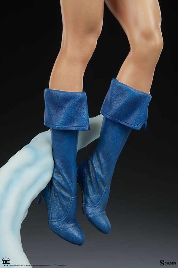 Power Girl - Premium Format