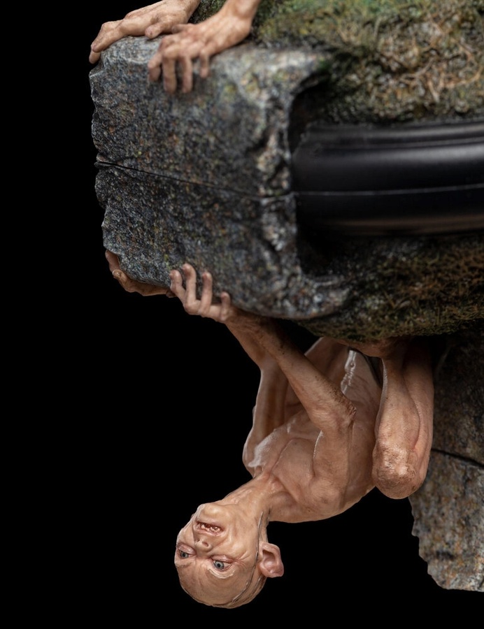 GOLLUM™ AND SMÉAGOL™ IN ITHILIEN - LIMITED EDITION